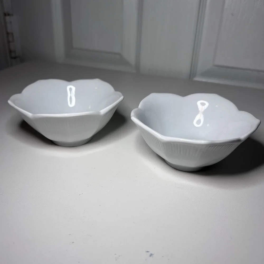 2 Vintage White Lotus Bowls‎ Petal Flower Ribbed Porcelain Dessert Ice Cream